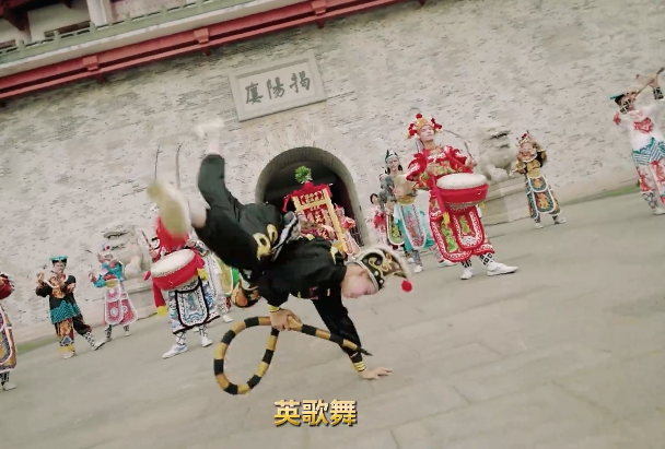 文明与热血精神的交融至下魔域成员们与非遗传承人一道 文明与热血精神的交融至下魔域成员们与非遗传承人一道